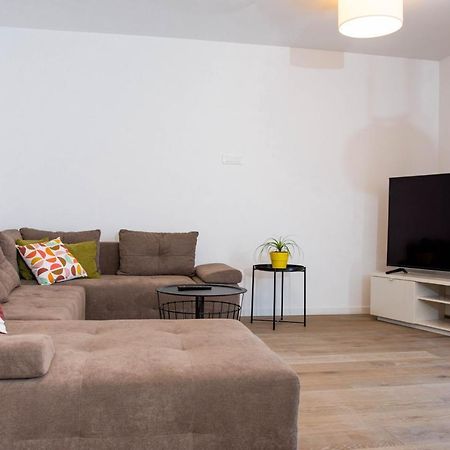 Apartment Ana Kaštela エクステリア 写真