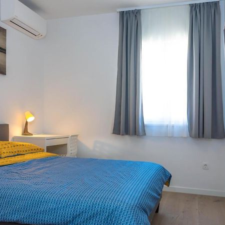 Apartment Ana Kaštela エクステリア 写真