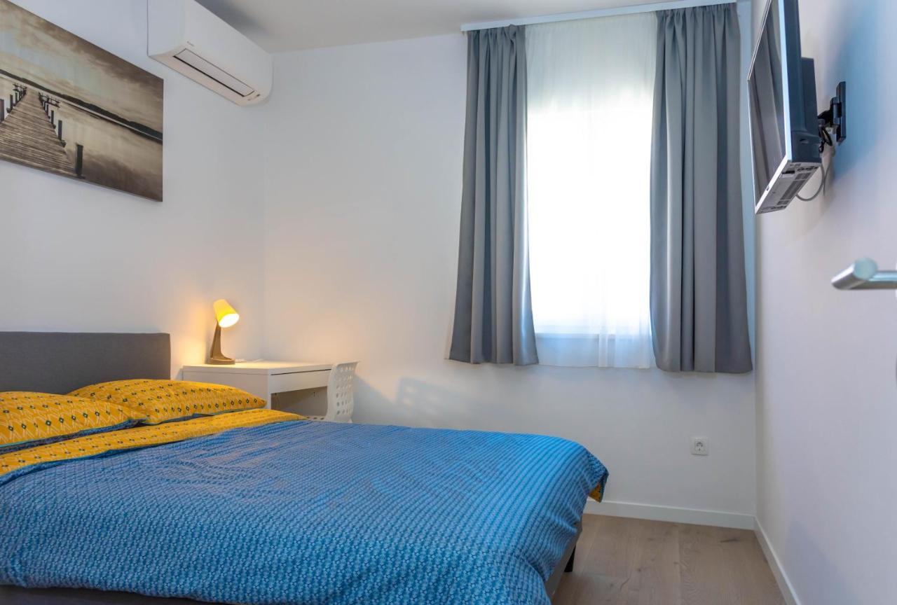Apartment Ana Kaštela エクステリア 写真