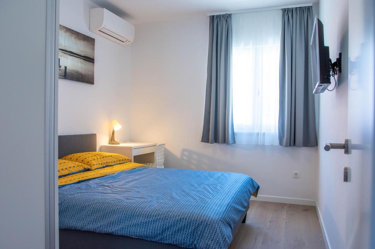Apartment Ana Kaštela エクステリア 写真