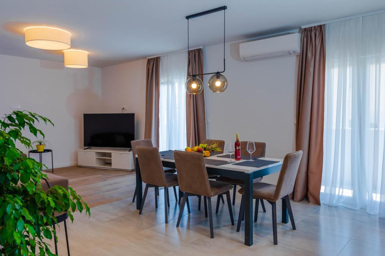 Apartment Ana Kaštela エクステリア 写真
